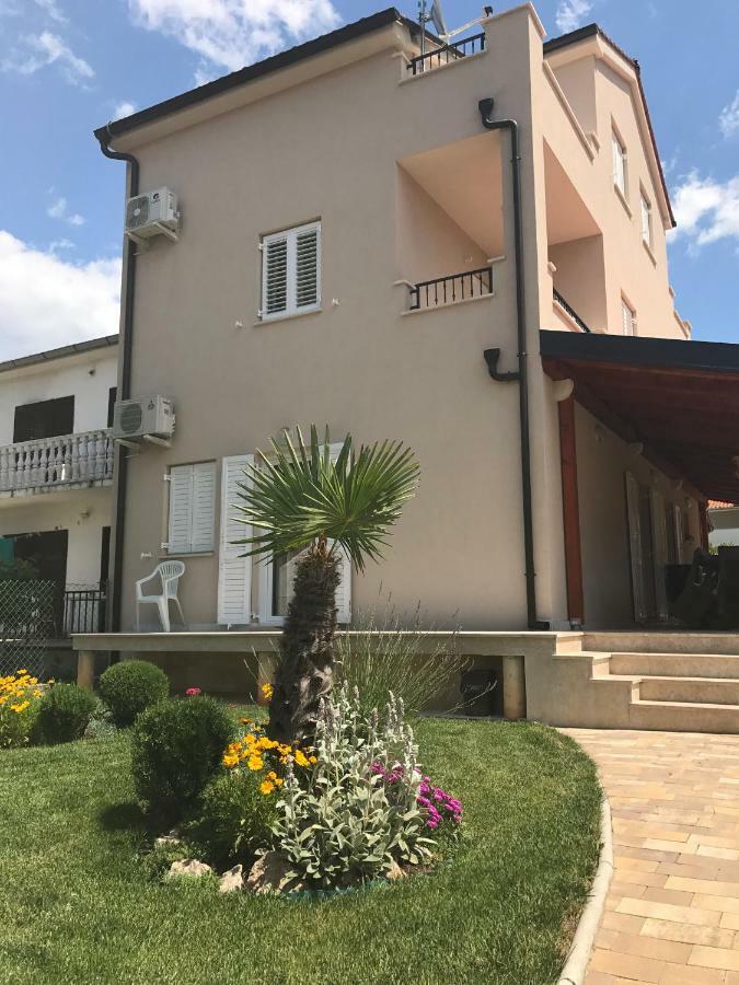 Apartment Ivana Punat Exterior photo