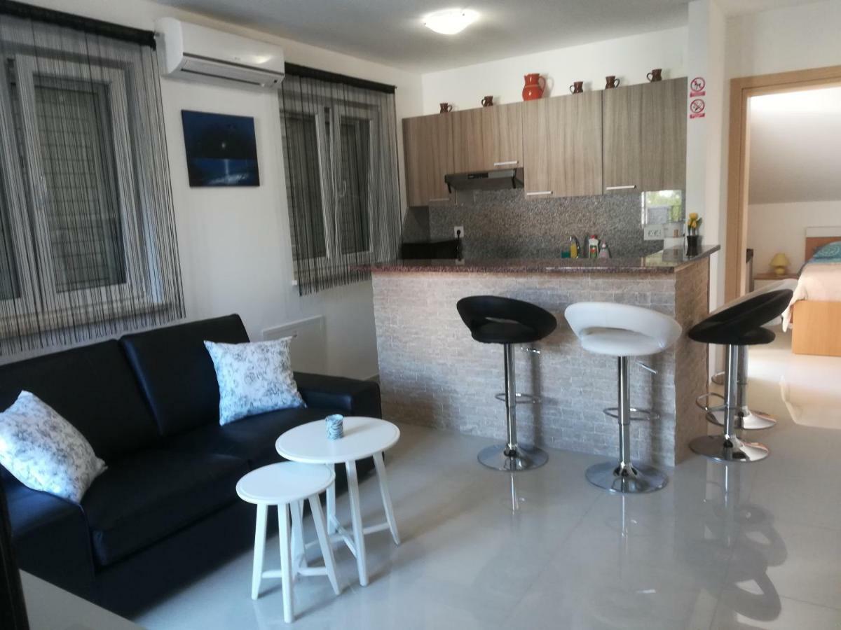 Apartment Ivana Punat Exterior photo